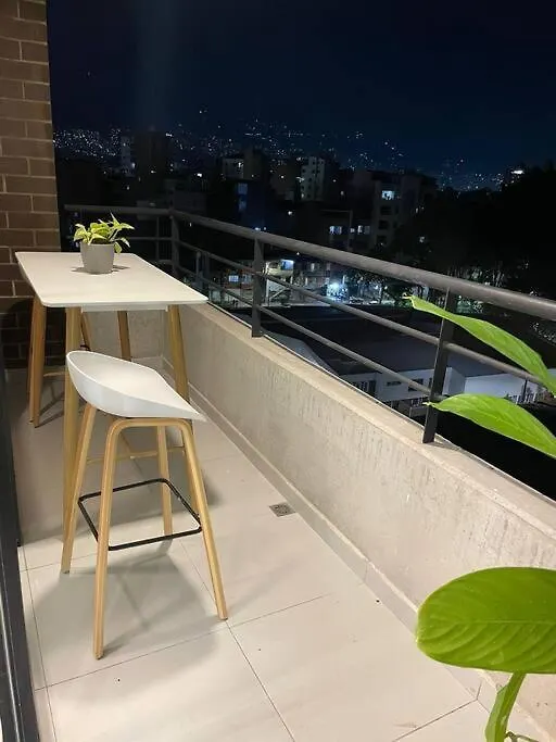 Luxury 3Br Apt In Laureles Medellin